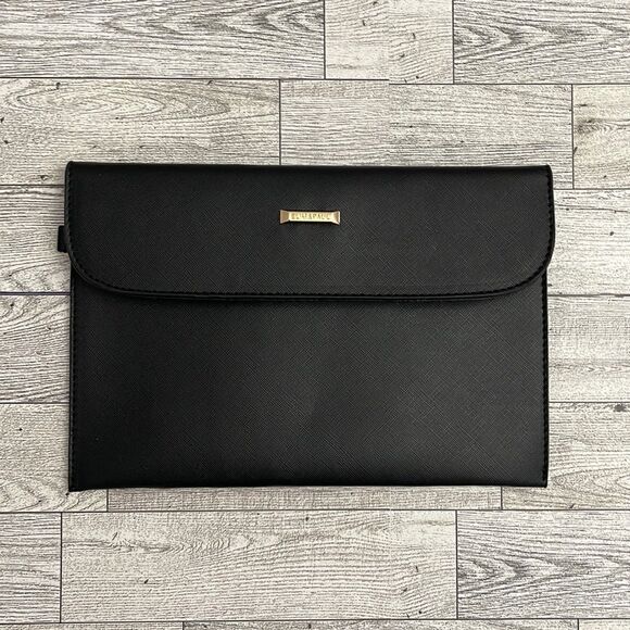 Elim & Paul Handbags - Elim & Paul Black Clutch